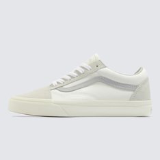 Ícone SideStripe™. Cores atualizadas. O tênis Old Skool, lançado em 1977 como Style 36, introduziu o agora icônico Sidestripe™. Projetado com o skate em mente, ele compartilhava os detalhes focados no skate Era, ao mesmo tempo que adicionava uma biqueira reforçada para maior durabilidade. Desde a sua estreia, a silhueta de cano baixo tornou-se um ícone no skate, BMX, música e moda. Década após década, continua a ser um dos estilos mais adorados da Vans, transcendendo tendências com o seu design intemporal e versatilidade. Agora, parte da Coleção Color Theory, foi reinventada em tons vibrantes para uma abordagem nova e criativa.