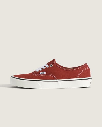 Nascido em Anaheim, Califórnia, em 1966, o Authentic é o estilo tradicional original da Vans. O Tênis Authentic Authentically Duck Canvas Poppy Ember Red mantém o legado Off The Wall com cabedal têxtil em fibras vegetais, cano baixo e fechamento por cadarço para ajuste seguro. Sola vulcanizada oferece durabilidade e resposta estável; o tecido garante respirabilidade e sensação leve ao caminhar. Modelo unissex de identidade atemporal e acabamento cuidadoso.