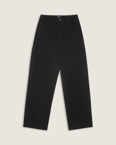 Calça Authentic Chino Loose Black — uma chino masculina em lona 100% algodão (12,5 oz) pigmentada para um preto profundo e contemporâneo. A modelagem solta garante liberdade de movimento e conforto prolongado, enquanto os bolsos laterais e traseiros embutidos mantêm a silhueta limpa e funcional. Detalhes como a etiqueta tecida acima do bolso traseiro e o acabamento resistente reforçam a sensação premium e durabilidade da peça. Ideal para quem busca uma calça preta versátil, confortável e com presença discreta para uso noturno e urbano.