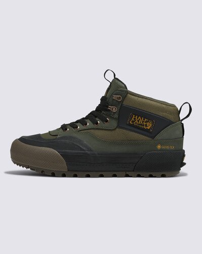 “You are Made for the Elements”. Estes são os seus Vans. O Half Cab, um dos tênis de skate mais reconhecidos da Vans, combina o estilo icônico do skate com o pacote respirável e à prova d'água GORE-TEX do MTE-3, o uso exclusivo da Vans do novo isolamento Duratherm da GORE-TEX e um MTE -3 sola com o composto de borracha All-Trac para todos os climas. Isso é muito. E é para ser. O Tênis Half Cab Mte-3 Goretex Grape Leaf Black é confeccionado com parte superior em couro, tecido e sintético.