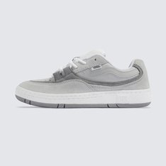 Uma silhueta obscura dos anos 90 ganha vida nova. O Tênis Speed Tonal Retro Skate Lunar Rock é um modelo de arquivo obscuro da linha de skate feminino do outono de 1998, ressuscitado para hoje. Feito com partes superiores em camurça e malha que imita o design original, esta versão reinventada do Speed apresenta cores clássicas que utilizam painéis rápidos para um visual em camadas. A sola modernizada de meados dos anos 90 e a marca na língua moldada elevam ainda mais esse estilo retrô.