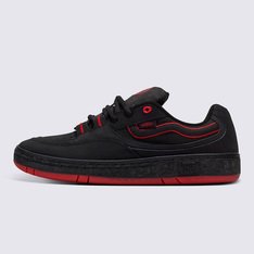 O Tênis Speed Pop Black Red é um modelo vintage da linha de skate do outono de 1998, que foi ressuscitado para os dias de hoje. Feito com partes superiores de camurça e tela que imitam o design original, esta versão reeditada do Tênis Speed apresenta cores clássicas que utilizam painéis rápidos para um visual em camadas. A sola modernizada dos meados dos anos 90 e a marcação na língua moldada elevam ainda mais este estilo nostálgico.