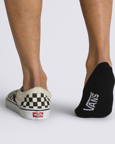 Combine os seus tênis Vans com o pack de meias que carrega o Lifestyle Vans por onde for. Pack com três pares que traz estilo para todos os seus clássicos Vans. A Meia Class Super No Show 41/45 Black agrega estilo para todas as ocasiões. O pack possui três pares de meias soquetes em tecido estilo sapatilhas clássicas pretas. Traz assinatura Vans em “Drop V” estampada na sola. Os modelos vestem da numeração 41 ao 45.