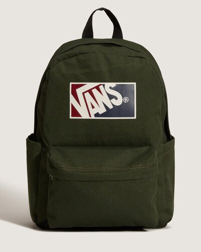 Mochila escolar com funcionalidade para o dia a dia. A Mochila Old Skool Grom Dried Kelp Infantil mantém a simplicidade sem abrir mão do que importa. Com um compartimento principal espaçoso e uma capa interna, ela foi feita para carregar itens essenciais para o dia a dia escolar. O bolso frontal com zíper guarda itens menores, enquanto o bolso lateral mantém uma garrafa de água sempre por perto.