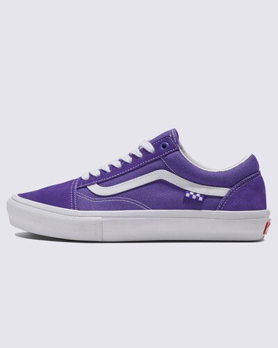 Os clássicos do skate ganham ultra resistência para a progressão máxima. Completamente redesenhada para o skate moderno, a coleção Skate Classics oferece mais do que os skatistas precisam para permitir evolução no skate. Com silhueta icônica no cabedal de camurça e lona, o Tênis Skate Old Skool Liberty Purple mantém a estética do Old Skool™ original que você já conhece, atualizado com todos os benefícios de desempenho que os skatistas exigem.