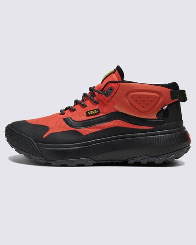 “You are Made for the Elements”. Estes são os seus Vans. O Tênis Crosspath Mid Mte Orange Black tem base em tudo o que aprendemos com a família de tênis UltraRange. É a combinação perfeita de estilo e funcionalidade para aventuras urbanas e ao ar livre. Extremamente versátil e repleta de conforto, o modelo possui silhueta de cano médio, é repelente à água e possui uma entressola em EVA de base biológica projetada para amortecimento máximo, combinada com uma sola All-Trac atualizada projetada para melhorar a tração em qualquer terreno. Onde quer que seu estilo de vida te leve, esse tênis é tudo o que você precisa para explorar o dia todo. O modelo possui o logotipo Vans Checkerboard Globe: este produto é feito de pelo menos 30% de um ou uma combinação de materiais reciclados, renováveis ??e/ou regenerativos. Para saber mais sobre a Vans e a sua jornada rumo a materiais sustentáveis, acesse vans.com.br/sustentabilidade.