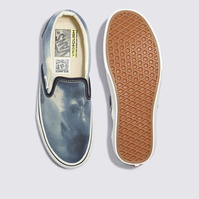 Can you put slip on vans in the washer 2025