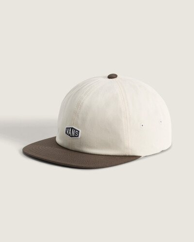 Contraste marcante. Ajuste perfeito. O Boné Hex Logo Jockey Coal Brown combina o estilo casual com detalhes sofisticados. A aba e o botão contrastantes realçam a silhueta de seis painéis, enquanto o bordado direto na frente mantém o visual ousado e clean.