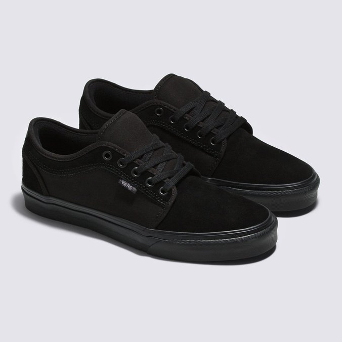Chukka low blackout shop