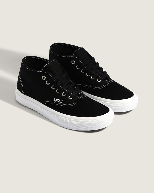 Tênis Skate Authentic Black White