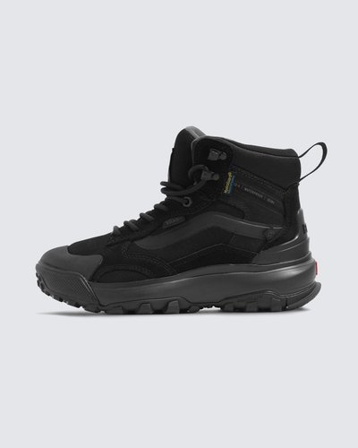 Bota de tênis confiável para todos os climas. Quando o tempo muda, o Tênis Crestline Waterproof Mte Black impermeável protege você. Construído para trilhas técnicas e uso diário durante todo o ano, sua construção à prova d'água HydroGuard® 360° garante proteção confiável contra o inesperado. Seja em terrenos difíceis ou nas ruas da cidade, a sola com piso antiderrapante agarra cada passo e as zonas flexíveis reforçadas com couro oferecem durabilidade com liberdade de movimento. O amortecimento UltraCush™ proporciona conforto duradouro, para que você esteja pronto para dias longos e mudanças climáticas. Observação: os sapatos MTE Crestline normalmente têm ½ tamanho pequeno. Recomendamos dimensionar metade do tamanho.