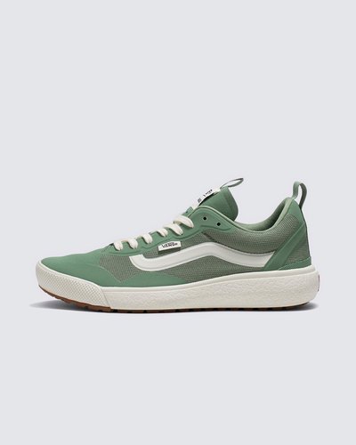 Máximo conforto e aliado de todas as rotinas. Esteja sempre pronto para o inesperado com o Tênis Ultrarange Exo Green. Com um solado co-moldado construído em padrão tratorado em waffle - exclusividade Vans - ele maximiza a cobertura, aderência e durabilidade da borracha. A nova entressola UltraCush™ Lite traz conforto e leveza para o calce. O modelo de cano baixo possui cabedal com inspiração na silhueta do icônico Old Skool - em camurça, tecido e sintético - totalmente respirável, com biqueira e antepé de borracha renovado, deixando o calce no ajuste ideal. O Exo Skeleton fornece apoio integrado nos dedos e na parede lateral medial, com uma trava de calcanhar para um ajuste seguro. No calcanhar e lingueta, traz puxadores, facilitando o calce. O tradicional skate “Vans Off The Wall” é aplicado na heeltab do calcanhar. Traz etiqueta Vans aplicada na lateral do tênis, enquanto a assinatura “Vans Ultrarange” é aplicada na lingueta. Conforto e estilo dentro e fora das pistas.