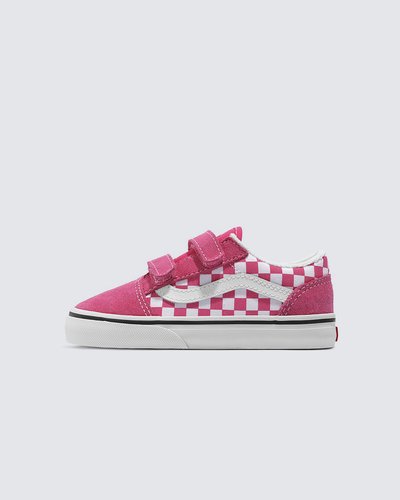 Feito especialmente para proporcionar o calce seguro e confortável dos pequenos, o Tênis Old Skool Checkerboard Honeysuckle Infantil homenageia o icônico tênis com Sidestripe™, substituindo os cadarços tradicionais por fechos duplos de velcro. Com cabedal durável de camurça e lona rosa com detalhe de estampa icônica em checkerboard, este modelo de cano baixo proporciona um ajuste fácil e seguro, mantendo o conforto dos pequenos durante todo o dia. O tênis apresenta biqueiras reforçadas, colarinhos acolchoados de suporte e sola de borracha waffle exclusiva Vans.