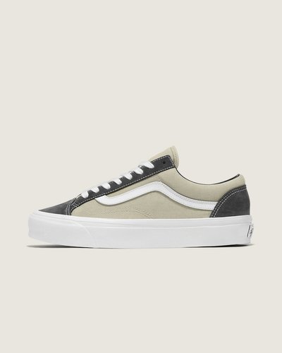 Sinta algo novo. Por quase 50 anos, o tênis Old Skool esteve conectado à cena musical underground. Agora, a Vans celebra esse vínculo com a Premium Old Skool Music Collection - com três cápsulas, inspiradas em diferentes eras. A Punk Capsule revive a estampa de leopardo ousada e os sólidos de destaque, ecoando as cores adotadas por músicos punk e hardcore nos anos 70 e 80. A construção da silhueta Premium apresenta amortecimento na palmilha, uma palmilha aprimorada com materiais para melhor ajuste e conforto. Paredes laterais brilhantes, fita de proteção superior e etiquetas do acervo Vans, que homenageiam os detalhes originais dos calçados da década de 90. Projetado com materiais sustentáveis, como sola de borracha regenerativa e palmilha de base biológica, o Premium Old Skool™ é elevado em todos os sentidos.