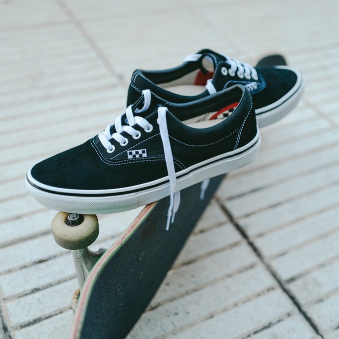Tênis Skate Era Black White