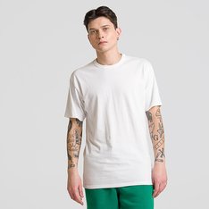 Confortável para usar todos os dias. Durável o suficiente para que você faça isso. Todo mundo precisa de uma camiseta em que possa confiar. A Camiseta Off The Wall Ii Ss Seasonal Hero: Authentic White de manga curta vai acabar com sua busca pela camiseta perfeita para que você possa se concentrar nas coisas mais importantes. Com uma estampa interna no padrão waffle - que afasta a umidade da pele - esta camiseta mantém você confortável e seco, enquanto o fio resistente proporciona durabilidade e minimiza o encolhimento. Com gola canelada e costuras reforçadas nos ombros, acabamentos premium da Vans, a camiseta branca traz aplicação de patch bordado preto com assinatura Vans, na altura do peito no lado esquerdo e vem com uma presilha em estampa checkerboard para pendurar em cabides.