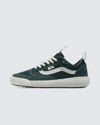 Máximo conforto e aliado de todas as rotinas. Esteja sempre pronto para o inesperado com o Tênis Ultrarange Exo Se Mte Perf Suede Scarab Oatmeal. Com um solado co-moldado construído em padrão tratorado em waffle - exclusividade Vans - ele maximiza a cobertura, aderência e durabilidade da borracha. A nova entressola UltraCush™ Lite traz conforto e leveza para o calce. O modelo de cano baixo possui cabedal com inspiração na silhueta do icônico Old Skool - em camurça, tecido e sintético verde - totalmente respirável, com biqueira e antepé de borracha renovado, deixando o calce no ajuste ideal. O Exo Skeleton fornece apoio integrado nos dedos e na parede lateral medial, com uma trava de calcanhar para um ajuste seguro. No calcanhar e lingueta, traz puxadores, facilitando o calce. O tradicional skate “Vans Off The Wall” é aplicado na heeltab do calcanhar. Traz etiqueta Vans aplicada na lateral do tênis, enquanto a assinatura “Vans Ultrarange” é aplicada na lingueta. Conforto e estilo dentro e fora das pistas.