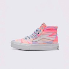 O High-Top Lendário que Está Mudando o Jogo Desde 1978

O Sk8-Hi foi um divisor de águas como o primeiro tênis de skate de cano alto a surgir na cena. Com um colar acolchoado para suporte ao tornozelo e capas de biqueira reforçadas, ele permanece um estilo como nenhum outro. O Sk8-Hi foi nosso segundo modelo a apresentar a Sidestripe da Vans, e seu design arrojado permanece icônico desde então. Adicione a isso uma estampa pastel dos sonhos, e o Kids Sk8-Hi adiciona um visual fresco a este sapato favorito cult.
