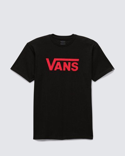 Tradição e originalidade estão presentes na cultura Vans. A Camiseta Vans Classic SS Black Racing Red é um clássico Vans. Na cor preta, a camiseta masculina de manga curta, é confeccionada em tecido 100% algodão. Traz estampa frontal com assinatura Vans em “Drop V” centralizada na altura do peito, em silk à base d’água. Com gola canelada, apresenta costura reforçada nos ombros e etiqueta Vans aplicada na manga. Toda autenticidade Vans para aproveitar os momentos com muito conforto e estilo.
