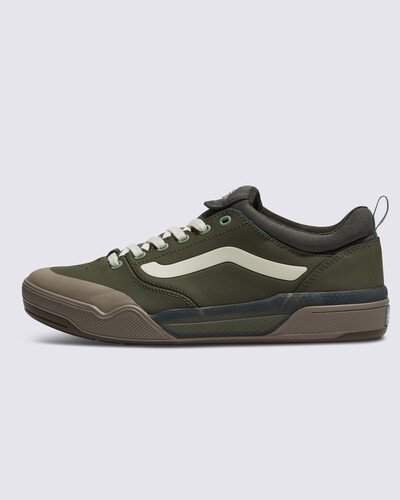 A Vans tem o orgulho de apresentar uma silhueta totalmente nova e específica para bicicletas: o BMX Peak. Projetado com a construção UltimateWaffle, que oferece aderência superior, amortecimento e conforto, o Vans BMX Peak foi desenvolvido para atender ao mais alto rigor de desempenho e foi testado e aprovado pela equipe de inovação da Vans e pelos principais pilotos da equipe de fábrica. Então vá em frente, desafie-se ao máximo e veja o que está do outro lado.