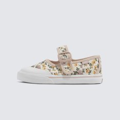 Uma silhueta clássica do icônico Mary Jane. Aproveitando a nostalgia retrô e uma interpretação lúdica da feminilidade, o Tênis Romantic Floral Pink Multi Infantil pega essa silhueta atemporal e a eleva ainda mais. Combinando uma fivela de tira simples com uma biqueira de borracha, parte superior em tecido de lona com estampa floral icônica e a sola de borracha waffle exclusiva, o modelo oferece a mistura perfeita de casual e elegante, ideal para qualquer ocasião.