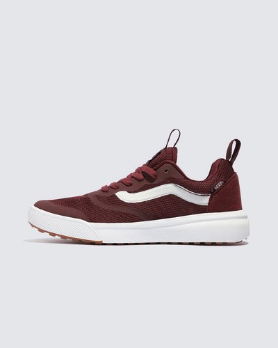 Uma nova adição à família Vans, o UltraRange Rapidweld foi a solução para a necessidade de nossos atletas de alto nível por um tênis versátil que proporcionasse conforto em longas viagens ao redor do mundo. Apresentando um composto de entressola UltraCush atualizado, que oferece o máximo em conforto e amortecimento, além de uma confecção de encaixe em forma de meia LuxLiner com partes internas sem costura para reduzir peso, atrito e pontos quentes, o Tênis UltraRange Rapidweld Port Royale True White apresenta uma estética limpa que o levará aonde quiser. Feito com cabedais de camurça sintética e tecido respirável, possui solado durável de borracha co-moldada e minitratorada para reduzir a cola e melhorar o acabamento.