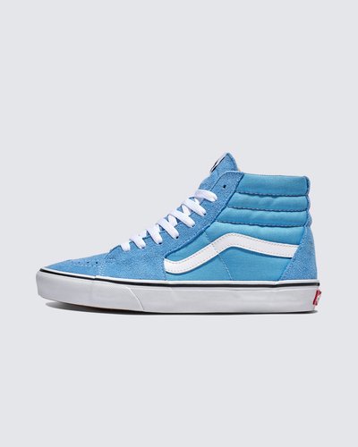 Husa. 1978, indo mais alto

O Sk8-Hi, inicialmente conhecido como Style 38, evoluiu a partir dos clássicos da Vans para atender às demandas do skate do final dos anos 70. Seu design de cano alto adicionou proteção ao tornozelo para manobras mais difíceis e terrenos verticais. Um elemento essencial do skate que se tornou um ícone cultural, combina estilo atemporal com desempenho confiável.