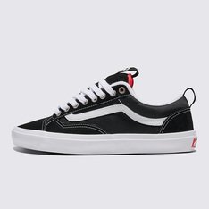 Uma nova visão de um ícone atemporal

O Old Skool 36 pega o design icônico que você conhece e dá-lhe um toque moderno. Construído para quebrar limites, apresenta um ajuste refinado e pronto para skate com atualizações modernas que oferecem estilo, conforto e durabilidade. Esteja você realizando manobras ou redefinindo seu dia a dia, este sapato empurra o que é possível - dentro e fora da prancha. Não é apenas uma atualização – é uma maneira totalmente nova de pedalar.