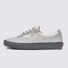 Completamente redesenhada para o skate moderno, a coleção Skate Classics oferece mais do que os skatistas precisam para permitir a progressão máxima. Um tênis vulcanizado feito com cabedal clássico de lona e camurça, o Tênis Curren Caples Skate Grey possui um visual icônico, ao mesmo tempo em que traz todos os benefícios de desempenho que os skatistas exigem.