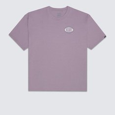 Clássico Vans é atemporal. Autenticidade “Off The Wall” na essência. Um visual tradicional que nunca sai de moda. A Camiseta Spray On Ss SS Lavender Mist é icônica e não passa despercebida. De silhueta clássica com corte mais ajustado ao corpo, a camiseta de manga curta é confeccionada em tecido 100% algodão, gola redonda, costuras aparentes em pespontos nas mangas e barra, com etiqueta tecida Vans aplicada na lateral. Apresenta estampa icônica frontal e nas costas com assinatura Vans oval vintage, em silk à base d’água. Perfeita para todos os momentos.