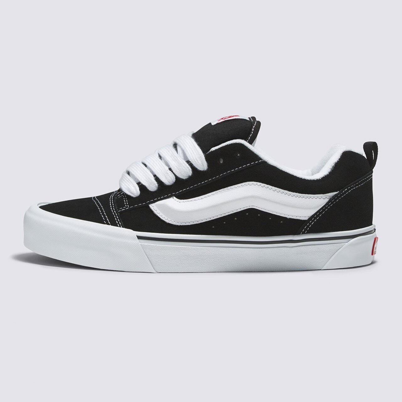 Tênis Knu Skool Black, modelo favorito de SZA