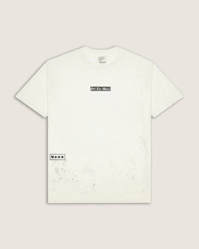 Clássico Vans é atemporal. Autenticidade “Off The Wall” na essência. Um visual tradicional que nunca sai de moda. A Camiseta Ss Unpatched Os Taupe Mist é icônica e não passa despercebida. De silhueta clássica, a camiseta é confeccionada em tecido 100% algodão, gola canelada, costuras aparentes em pespontos nas mangas e barra. Apresenta estampa frontal com assinatura Vans “Off The Wall”  centralizada na altura do peito - traz aplicação de etiqueta tecida Vans na parte inferior. Perfeita para todos os momentos.