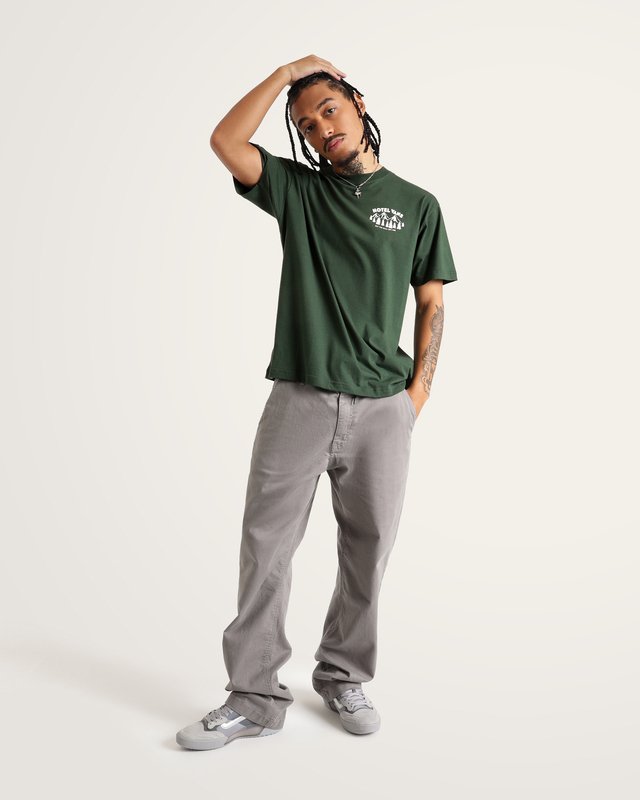Camiseta Manga Curta Hotel Vans Oil Green