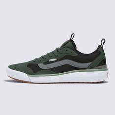 Máximo conforto e aliado de todas as rotinas. Esteja sempre pronto para o inesperado com o Tênis UltraRange Exo Dark Green Black. Com um solado co-moldado construído em padrão tratorado em waffle - exclusividade Vans - ele maximiza a cobertura, aderência e durabilidade da borracha. A nova entressola UltraCush™ Lite traz conforto e leveza para o calce. O modelo de cano baixo possui cabedal com inspiração na silhueta do icônico Old Skool - em camurça, tecido e sintético nos tons de cinza, preto e verde - totalmente respirável, com biqueira e antepé de borracha renovado, deixando o calce no ajuste ideal. O Exo Skeleton fornece apoio integrado nos dedos e na parede lateral medial, com uma trava de calcanhar para um ajuste seguro. No calcanhar e lingueta, traz puxadores, facilitando o calce. O logo “Vans Off The Wall” é aplicado na heeltab do calcanhar. Já a original Flag vem na lateral do tênis, enquanto a assinatura “Vans Ultrarange” é aplicada na lingueta. Conforto e estilo dentro e fora das pistas.