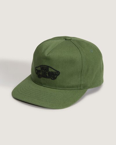 O Boné Ss Vans Classic Snapback Pine Forest oferece estrutura para o dia a dia sem. Com um formato de cinco painéis de perfil médio, possui aba curva e apresenta patch bordado Vans aplicado na parte frontal.