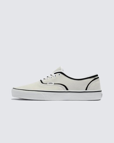O original. Cores atualizadas. Nascido em 1966 como Style 44, o Vans Authentic Shoe deu início a tudo. Sua estreia introduziu a icônica sola waffle, dando aos skatistas a aderência e a durabilidade necessárias para ultrapassar limites. Refinado e reforçado ao longo do tempo, é um símbolo do legado da Vans: intemporal, fiável e fiel às suas raízes. Agora parte da Coleção Color Theory, o Tênis Authentic Sliver Pop White foi reinventado em tons vibrantes, para uma abordagem nova e criativa.