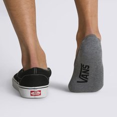 Combine os seus tênis Vans com o pack de meias que carrega o Lifestyle Vans por onde for. Pack com três pares que traz estilo para todos os seus clássicos Vans. A Meia Class Super No Show 41/45 Heather Grey agrega estilo para todas as ocasiões. O pack possui três pares de meias soquetes em tecido estilo sapatilhas clássicas cinza. Traz assinatura Vans em “Drop V” estampada na sola. Os modelos vestem da numeração 41 ao 45.