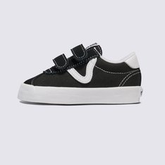 Retro feito para crianças

O Toddler Sport Low V traz a estética icônica dos anos 90 da Vans para um calçado projetado apenas para pés pequenos. Com o visual retrô do Sport Low e atualizações voltadas para crianças, este sapato de cano baixo é fácil de usar, graças aos convenientes fechos de velcro para calçar e tirar rapidamente. Finalizada com a tradicional faixa lateral em “V”, esta versão mini mantém vivas as vibrações vintage – apenas em um tamanho menor.