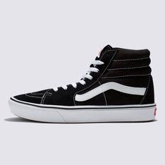 Quando os clássicos se unem ao conforto. A Vans renovou a silhueta clássica do Sk8-Hi introduzindo a tecnologia ComfyCush: uma sola mais macia e acolchoada que oferece ao ComfyCush Sk8-Hi um ajuste sem igual com a sensação de estar andando nas nuvens. Apresentando uma construção co-moldada de espuma e borracha para a combinação perfeita de conforto e aderência, com Tênis Sk8-Hi ComfyCush Black True White é possível se sentir confortável o tempo todo, mantendo a estética atemporal do lendário tênis de cano alto. Esse visual icônico também é equipado com solas de borracha que proporcionam durabilidade e tração, interiores simplificados de peça única com maior suporte no arco e forro com material que absorve a umidade em todo o interior do tênis. Junto com o cabedal de camurça e lona bordada recém-construído que se concentra na estabilização da lingueta, o tênis na cor preta confere um toque retrô aos estilos esportivos da Vans do início dos anos 90 e oferece uma experiência em que o conforto é vital.