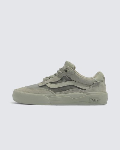 Destaque-se do resto e progrida. Projetado desde o início com a contribuição de skatistas que sabem o que significa ultrapassar os limites do estilo e da progressão, o Tênis Skate Wayvee Mono Fog é um modelo vulcanizado completo que oferece flexibilidade inacreditável, durabilidade incrível e amortecimento máximo de impacto.
