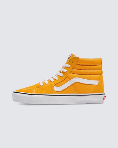 O Sk8-Hi surgiu como uma adaptação do lendário Old Skool e foi pensado originalmente para o skate. Com um toque "Off The Wall", o Tênis Sk8-Hi - Golden Glow de cano alto apresenta cabedal em camurça e lona resistente amarelo. Com fechamento por amarração em cadarços, ele traz a icônica sidestripe Vans original mas laterais. O tênis possui o cabedal acolchoado com biqueiras reforçadas, proporcionando mais conforto e firmeza a cada passo. Apresenta heeltab do skate tradicional com inscrição Vans em “Drop V” e “Off The Wall” aplicada no calcanhar e etiqueta tecida na lingueta e etiqueta tecida em checkerboard aplicada na lateral da sidestripe. A entressola ameniza o impacto e a palmilha se molda adequadamente aos pés. Com solado em borracha vulcanizada em formato waffle - exclusividade Vans - com função antiderrapante, que proporciona maior aderência ao caminhar.
Características do produto: 
• Cabedal durável em camurça e lona resistente; 
• Icônica Sidestripe; 
• Biqueiras reforçadas; 
• Fechamento com cadarço; 
• Colarinhos de suporte acolchoados; 
• Sola de borracha waffle exclusiva Vans; 
• Silhueta Sk8-Hi® clássico.