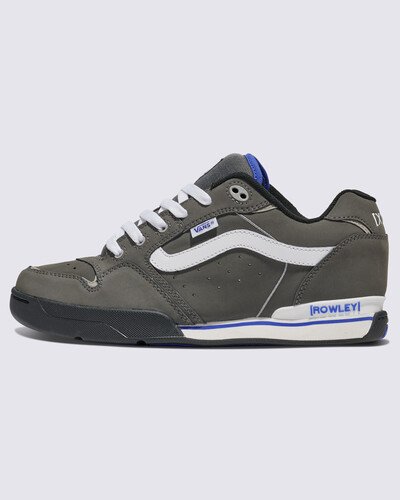 O tênis exclusivo de Geoff Rowley está de volta. Explorando o arquivo da Vans, o Rowley XLT foi originalmente lançado como um estilo exclusivo no ano de 2001. Repleto de detalhes inspirados nas cenas de skate dos anos 90 e 2000, incluindo língua inchada, gáspea mais curta e gola volumosa no tornozelo, o Tênis Skate Rowley Xlt Grey Blue é um modelo clássico por excelência. Um estilo atemporal de uma era icônica do skate e da moda.