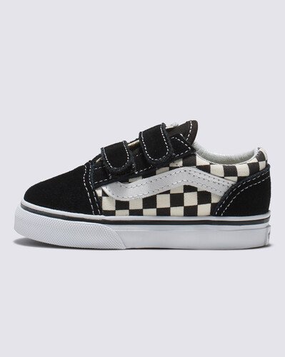 O Tênis Slip-On V Infantil Black White recria o Classic Slip-On Vans com os pequenos em mente. Ao adicionar elásticos laterais de velcro e puxadores no calcanhar a este estilo icônico sem cadarços, ele possui melhor ajuste para os pés dos pequenos e também facilita o calce. Com cabedal discreto de lona com estampa em checkerboard exclusiva, o tênis também apresenta colarinhos acolchoados de suporte, detalhes elásticos nas laterais e sola de borracha waffle exclusiva Vans.