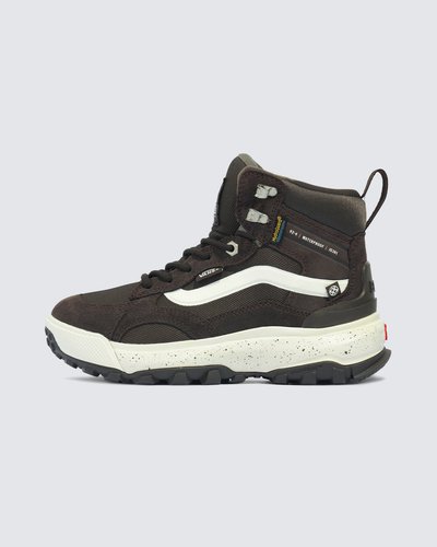 O MTE Crestline Waterproof incorpora tecnologias de calçados mais avançadas que a Vans possui, pensando em criar uma bota durável de cano alto que seja elegante, versátil e confortável para qualquer pessoa, em qualquer situação. Com um ajuste mais espaçoso com proteção à prova d'água HydroGuard e uma sola All-Trac atualizada para máxima tração, a Tênis Crestline Waterproof Mte Brown Khaki está pronta para tudo - ela oferece o equilíbrio perfeito entre amortecimento e suporte, não importa aonde a trilha te leve. Com o logotipo Vans Checkerboard Globe, este produto é feito de pelo menos 30% de um ou uma combinação de materiais reciclados, renováveis ??e/ou regenerativos.Para saber mais sobre a Vans e sua jornada em direção a materiais sustentáveis, acesse www.vans.com.br/sustentabilidade.