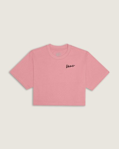 O estilo “Off The Wall” é referência nas artes, na cultura de rua e nos esportes de ação. Com estampa na altura do peito, no lado esquerdo, com assinatura Vans em letra cursiva, a Camiseta Ss Archived Crop Pink Dawn Infantil de manga curta é urbana e compõe o visual casual, com inspiração no street style. Confeccionada em algodão e gola careca em rib, a camiseta com modelagem cropped - mais curta e que veste soltinha no corpo - para uso em diversos momentos, tanto como os de lazer como na prática de esportes de ação. A camiseta proporciona conforto e veste fácil, onde a única preocupação é apenas curtir dentro e fora das pistas com estilo.
