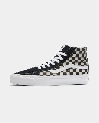 Vans Skate Classics: completamente redesenhado para o skate moderno, a coleção Skate Classics oferece mais do que os skatistas precisam para permitir a progressão máxima. Feito com cabedal clássico de camurça e lona, ??o Tênis Sk8-Hi Vault Og Lx Checkerboard Black Off White possui o visual icônico que você deseja, ao mesmo tempo em que traz todos os benefícios de desempenho que os skatistas exigem.