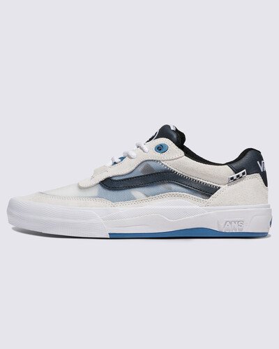 Destaque-se dos demais e se supere. Projetado desde o início com a contribuição de skatistas que sabem o que significa ultrapassar os limites de estilo e progressão, o Tênis Skate Wayvee Blanc De Blanc apresenta uma construção de cabedal totalmente nova: incorpora “quarters” de tela translúcida reforçados para maior respirabilidade e flexibilidade. Equipado com uma camada de reforço Duracap™ para maior durabilidade e traz acabamento interno com LuxLiner™ para um ajuste mais firme. O modelo possui solado Wafflecup™ que dá aos skatistas o apoio de sola e entressola de que precisam e a sensação vulcanizada do shape que exigem, oferecendo uma durabilidade incrível e amortecimento máximo de impacto.