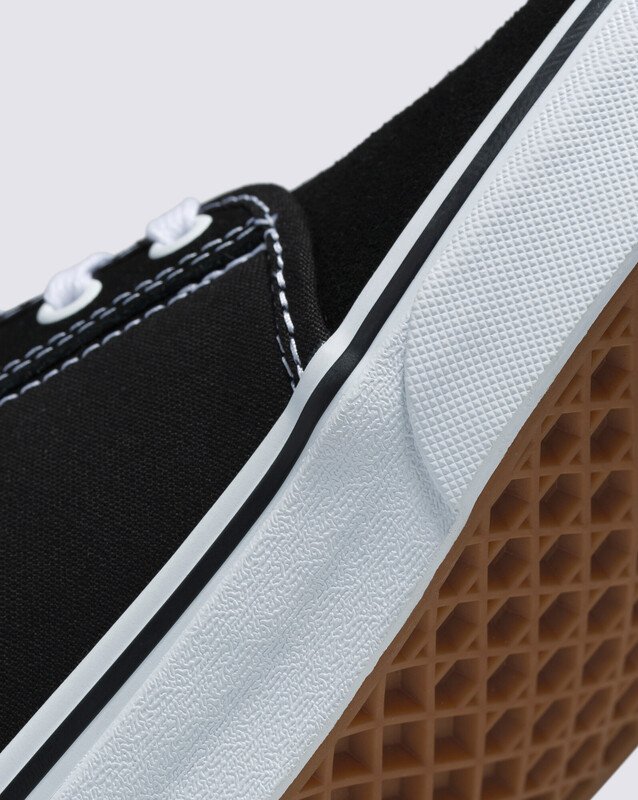 Tênis Skate Chukka Low Black White