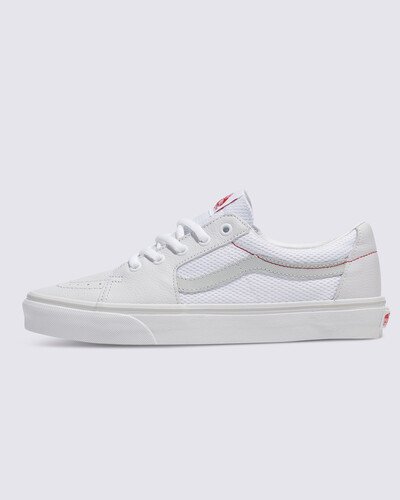 Nossa Transformação Inovadora do Sk8-Hi em um Tênis Baixo Atemporal

Uma variação do nosso lendário tênis de cano alto, o Sk8-Low oferece uma estética familiar da Sidestripe, ao mesmo tempo em que proporciona uma maneira alternativa de usar essa silhueta icônica. Com cabedais clássicos de couro e tecido finalizados com TecTuff, este tênis de cano baixo é um estilo fácil de usar, com detalhes de herança que permanecem fiéis ao original.