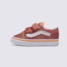 Fechamentos em Velcro Criam um Ajuste Amigável para Crianças Neste Sapato Icônico com Sidestripe

O Toddler Old Skool V Glitter reimagina nosso icônico sapato com Sidestripe ao trocar os cadarços tradicionais por fechos duplos em velcro. Apresentando glitter ombré em tons de amarelo e laranja, este estilo de cano baixo mantém seu apelo clássico enquanto proporciona um ajuste fácil e seguro que manterá seu pequeno confortável o dia todo.